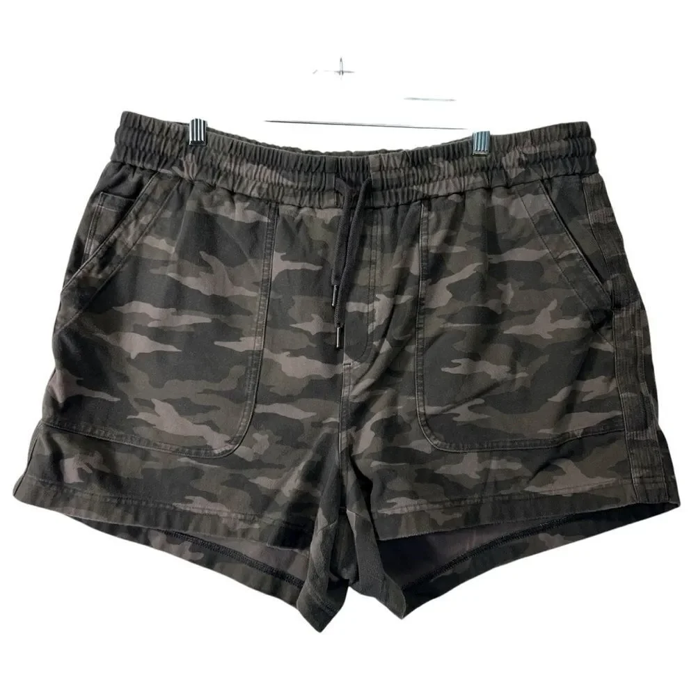Sz 20 ATHLETA BLACK OLIVE CAMO ELASTIC WAIST STRETCHY FARALLON SHORTS - Picture 2 of 16